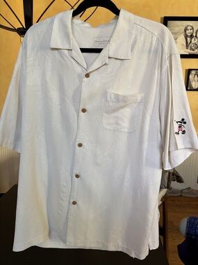 Tommy Bahama White Short Sleeve Button Down Shirt with Subtle Leaf Print